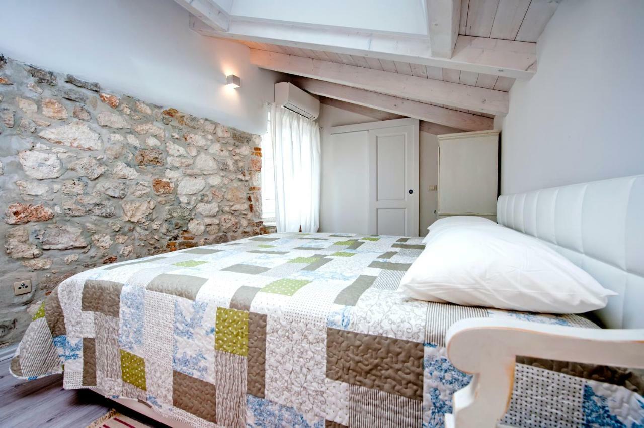 Apartment And Studio Ca' 3 Vie Rovinj Exterior photo