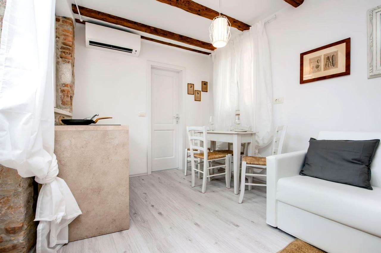 Apartment And Studio Ca' 3 Vie Rovinj Exterior photo