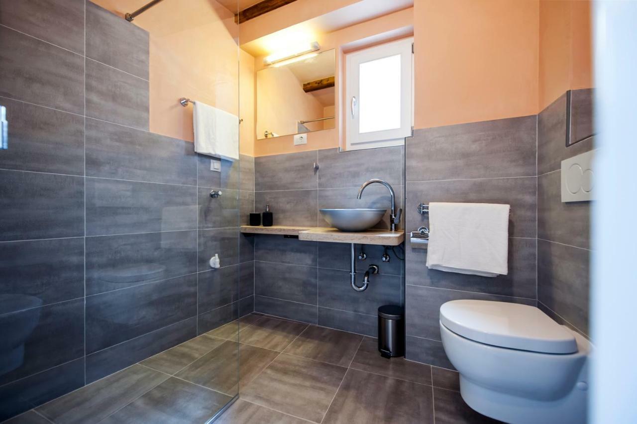 Apartment And Studio Ca' 3 Vie Rovinj Exterior photo