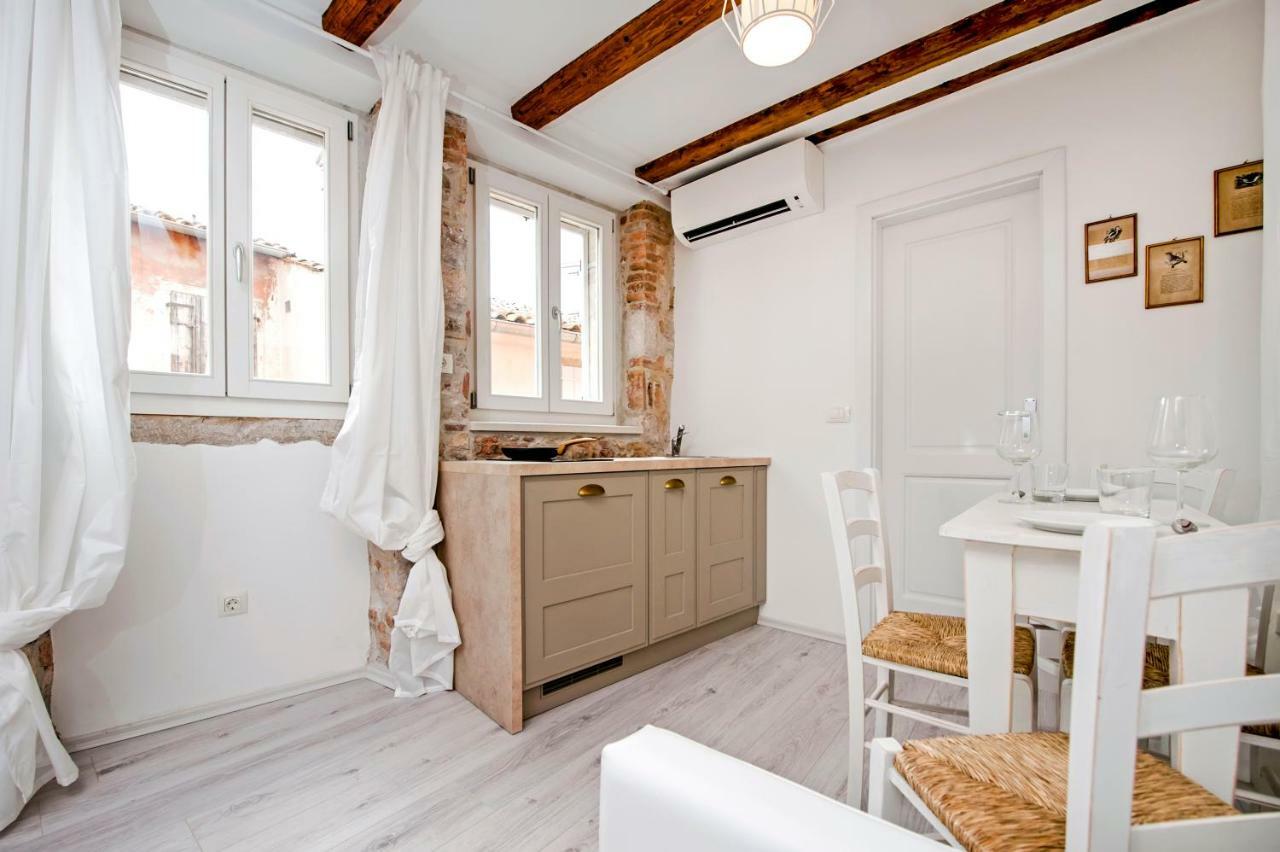 Apartment And Studio Ca' 3 Vie Rovinj Exterior photo