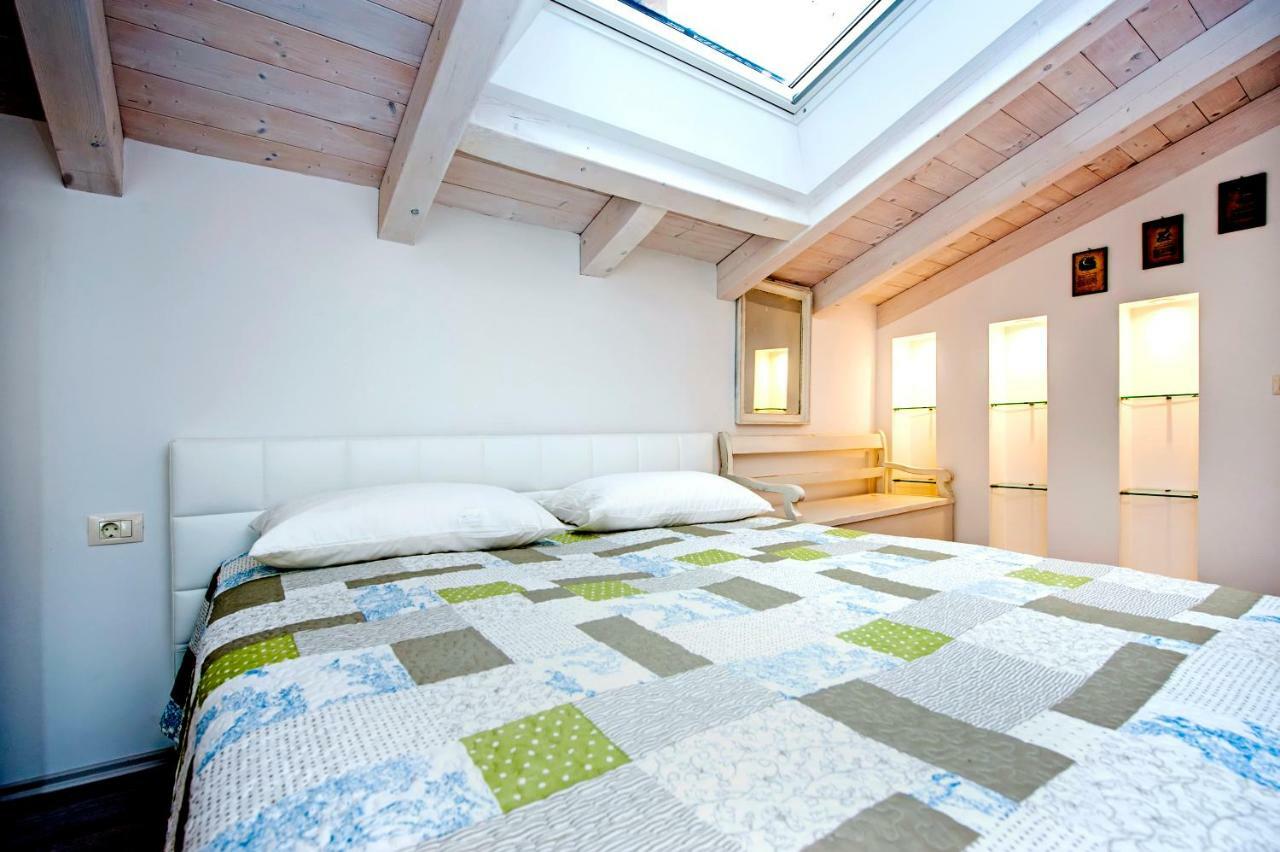 Apartment And Studio Ca' 3 Vie Rovinj Exterior photo