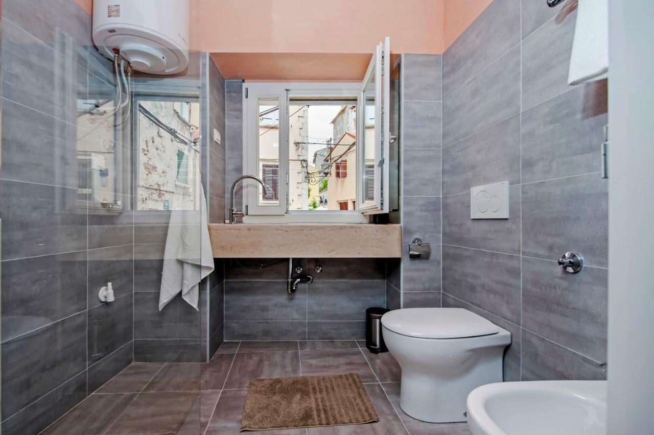 Apartment And Studio Ca' 3 Vie Rovinj Exterior photo