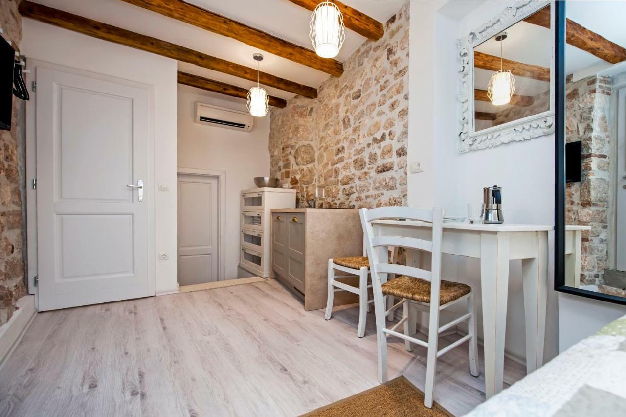 Apartment And Studio Ca' 3 Vie Rovinj Exterior photo